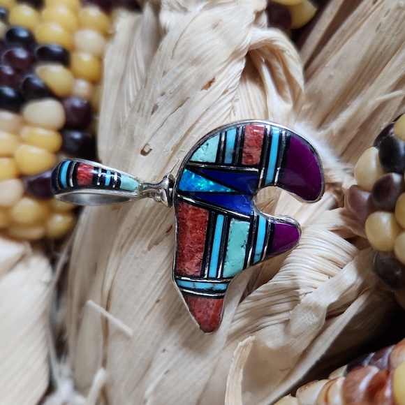 Amazing Vintage Native American Inlaid Bear Pendant 💙🐻💜 - Picture 15 of 16